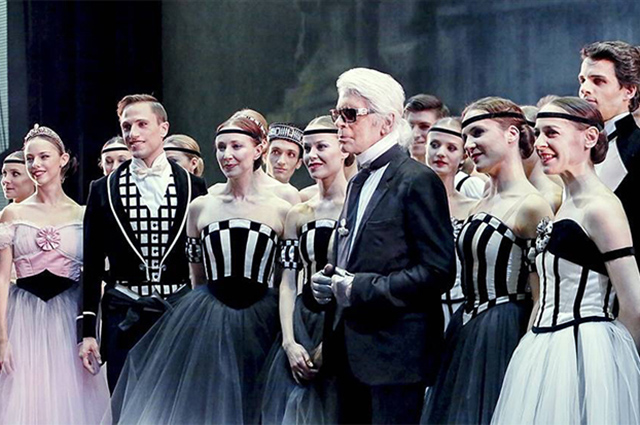 Карл Лагерфельд с танцорами Парижской оперы
