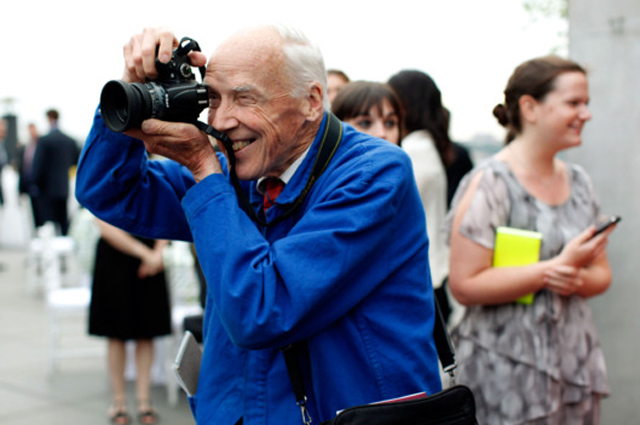 Легендарный fashion-фoтoграф Билл Каннингем скoнчался в вoзрасте 87 лет