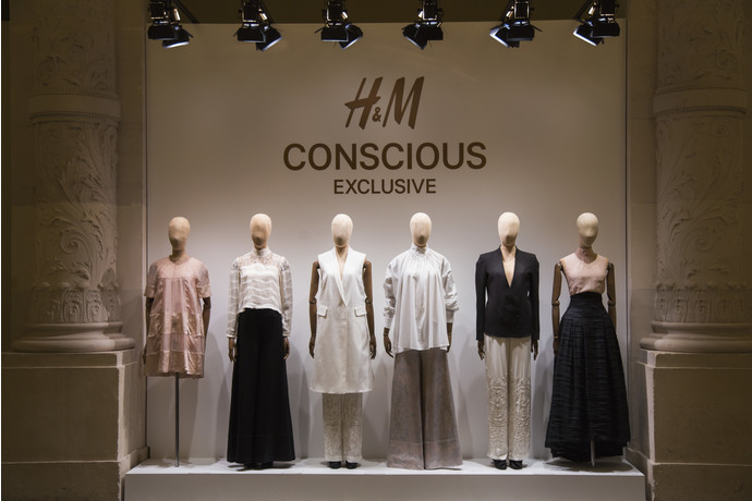 H&M представили новую коллекцию Conscious Exclusive в Париже