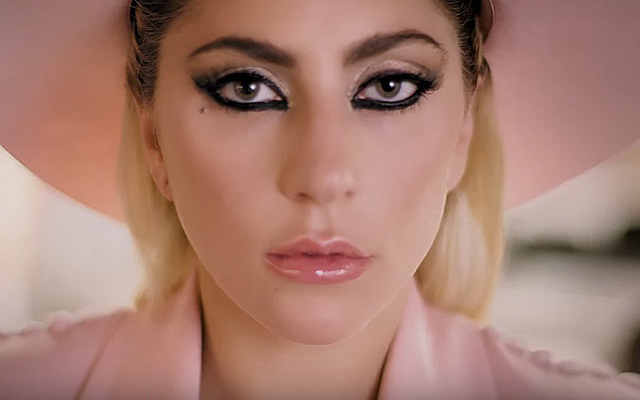 Леди Гага представила клип на песню Million Reasons: эмоциональная история сестер