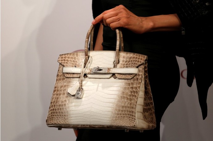 На аукционе Christie’s продана самая дорогая сумка в мире
